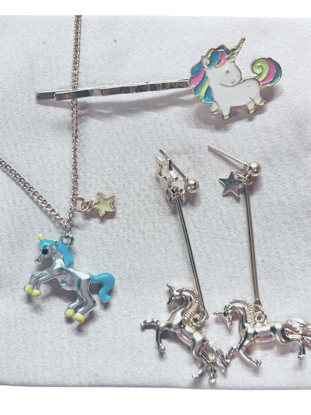 Girls Set of 4 UNICORN Theme Jewelry Items Necklace Earrings and Hair Pin - NEW